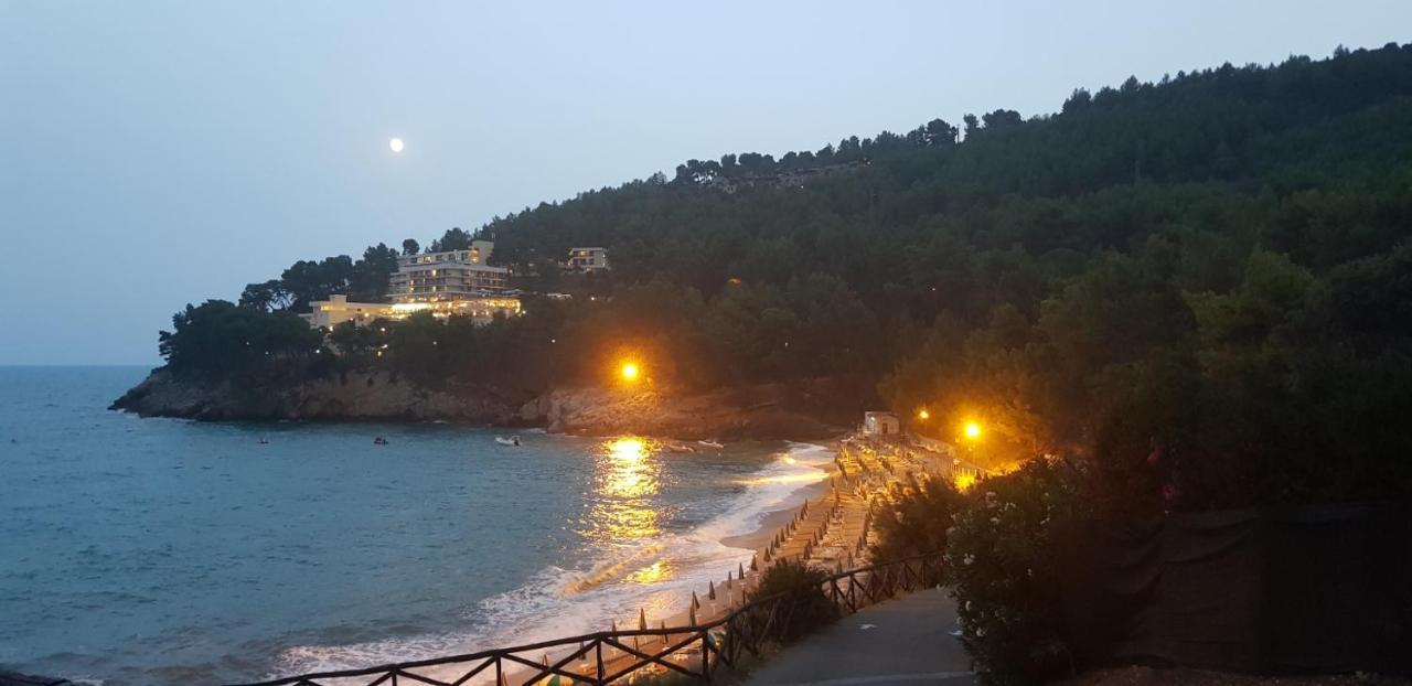 Villa Cala Della Pergola Vieste Bagian luar foto